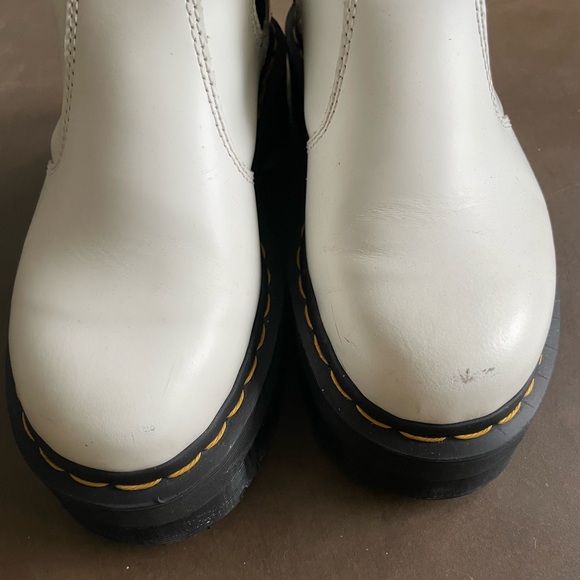 DR MARTENS DOCS WHITE LEATHER QUAD 2976 UK4 / US6 (Fits more like a US7) - Picture 2 of 4